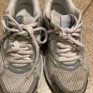 Women’s Saucony Running shoes size 6